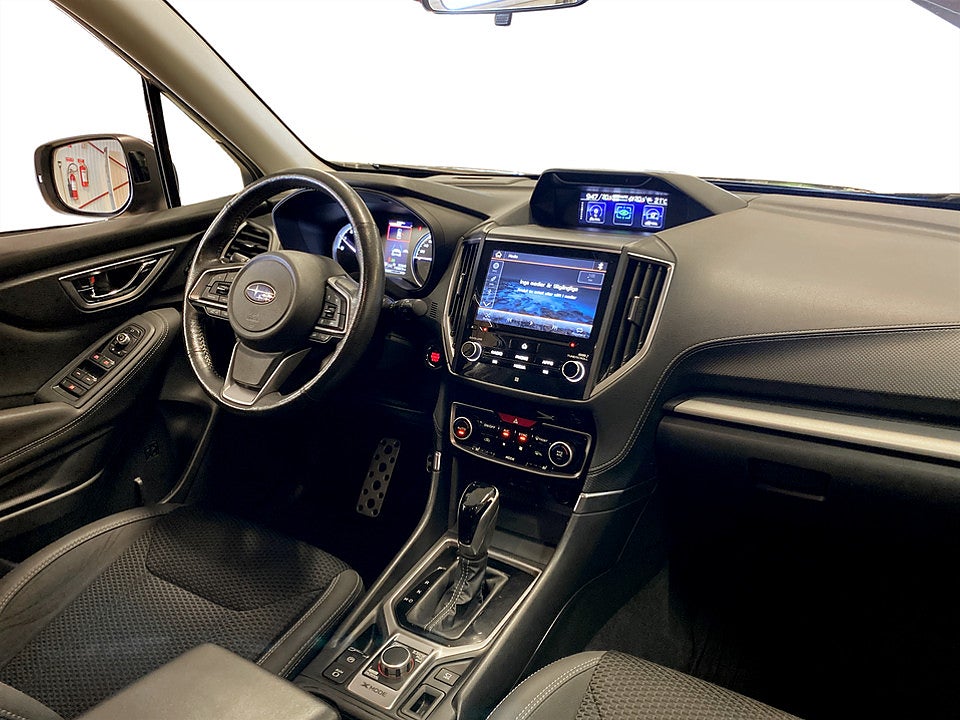 Bild på Subaru Forester Active e-Boxer 150hk Aut 4WD B-KAMERA CARPLAY