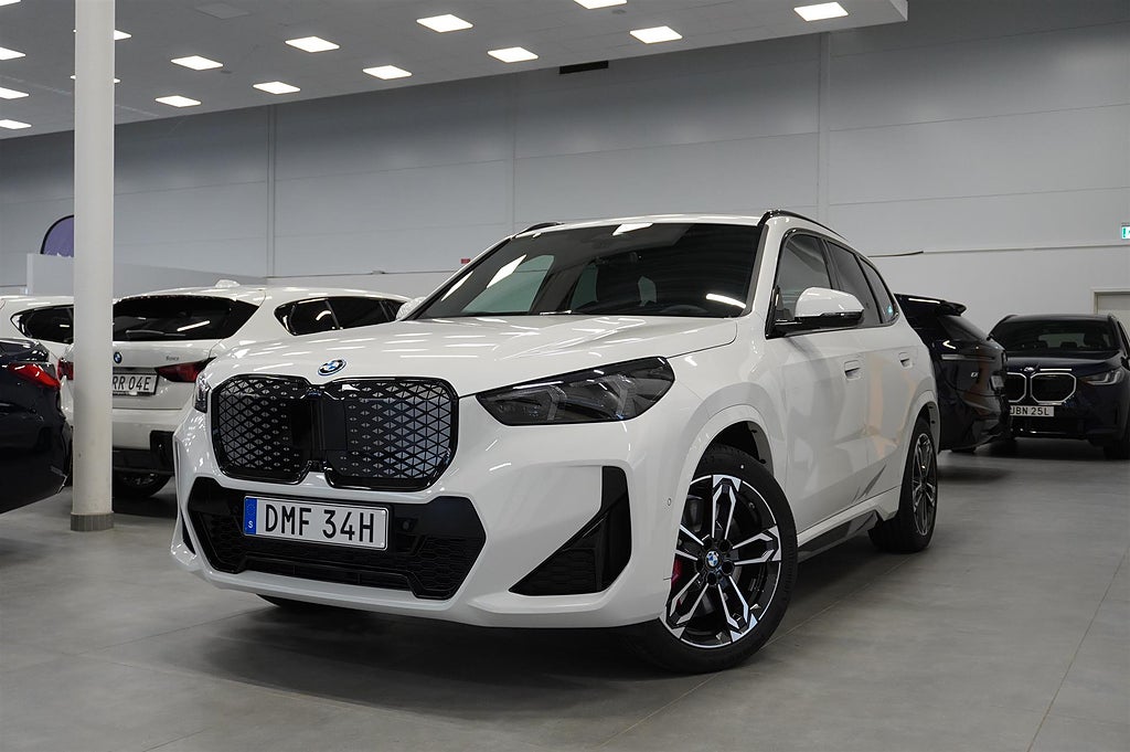 BMW iX1 xDrive30 M Sport Pro Supercharged Drag DA Pro H K HUD