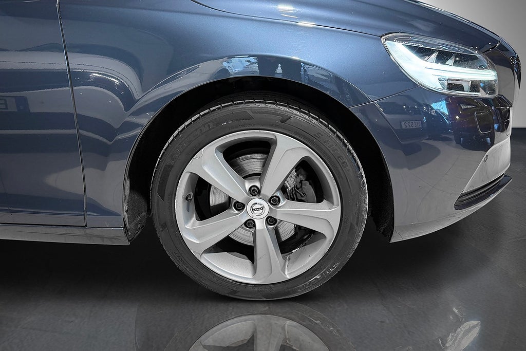 Volvo V40 T3 152hk Momentum | Business Adv | Intellisafe | Navi 2018