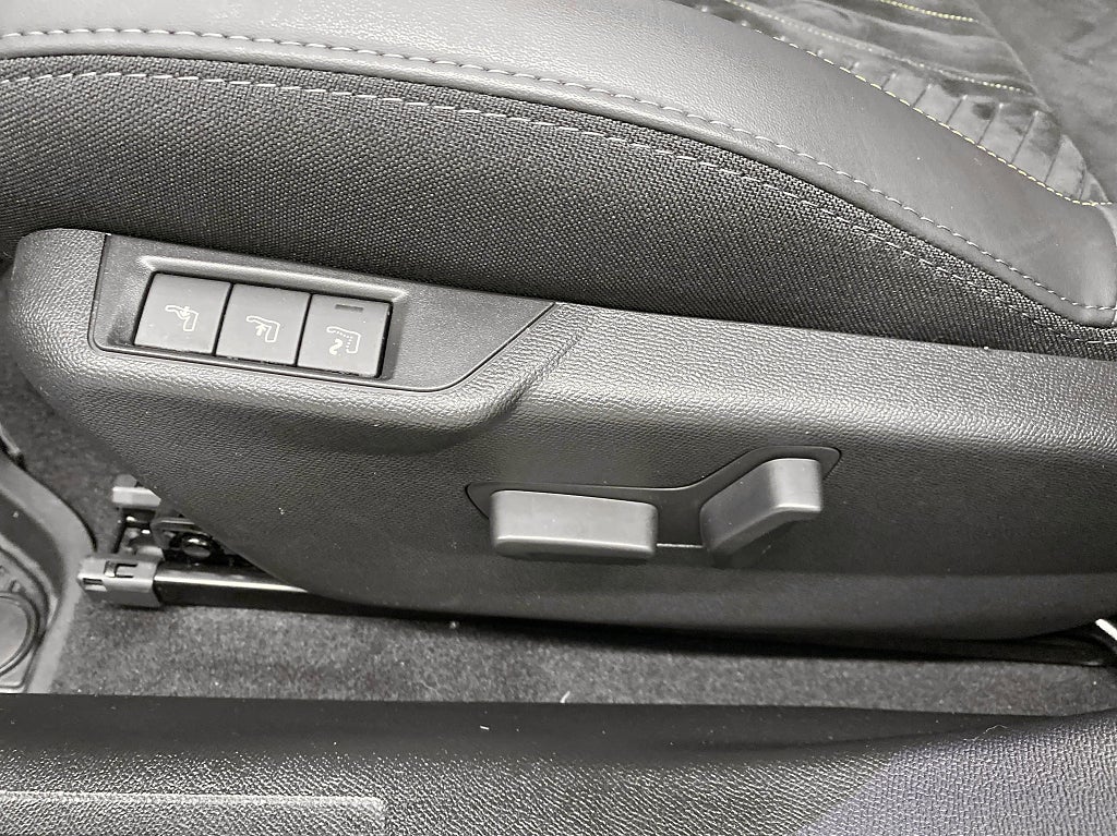 Peugeot 2008 GT HYBRID 145hk Automat  – bild 16