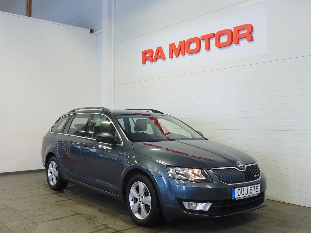 Skoda Octavia 1.6 TDI 110hk Greenline Pluspaket Dragkrok P-Sensorer 2015