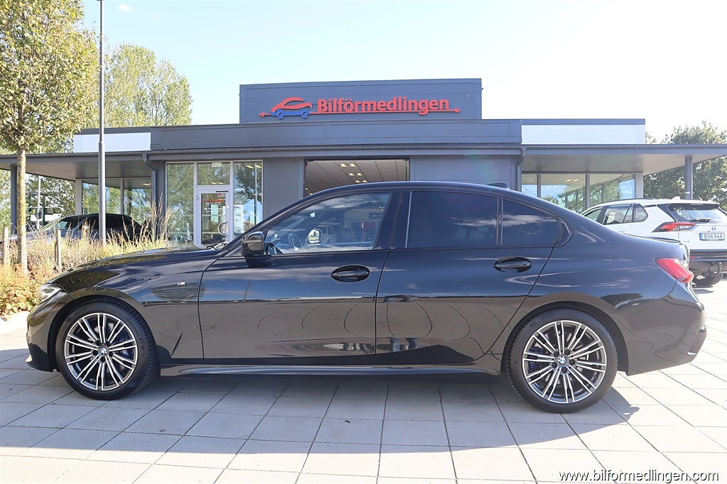 BMW 330 i xDrive 4-door Sedan 258hk M-Sport Navi Drag Svensksåld