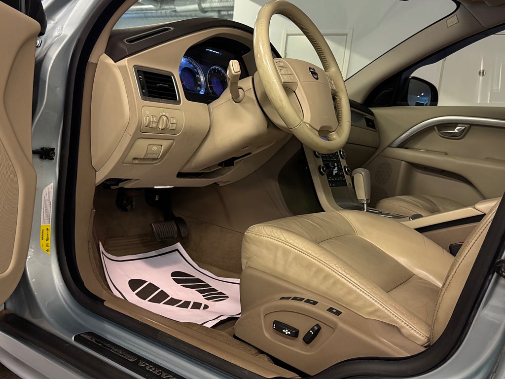 VOLVO V70 T6 286 ch 4x4 AWD GEARTRONIC SUMMUM BVA - ATTELAGE - CUIR - 233000 km