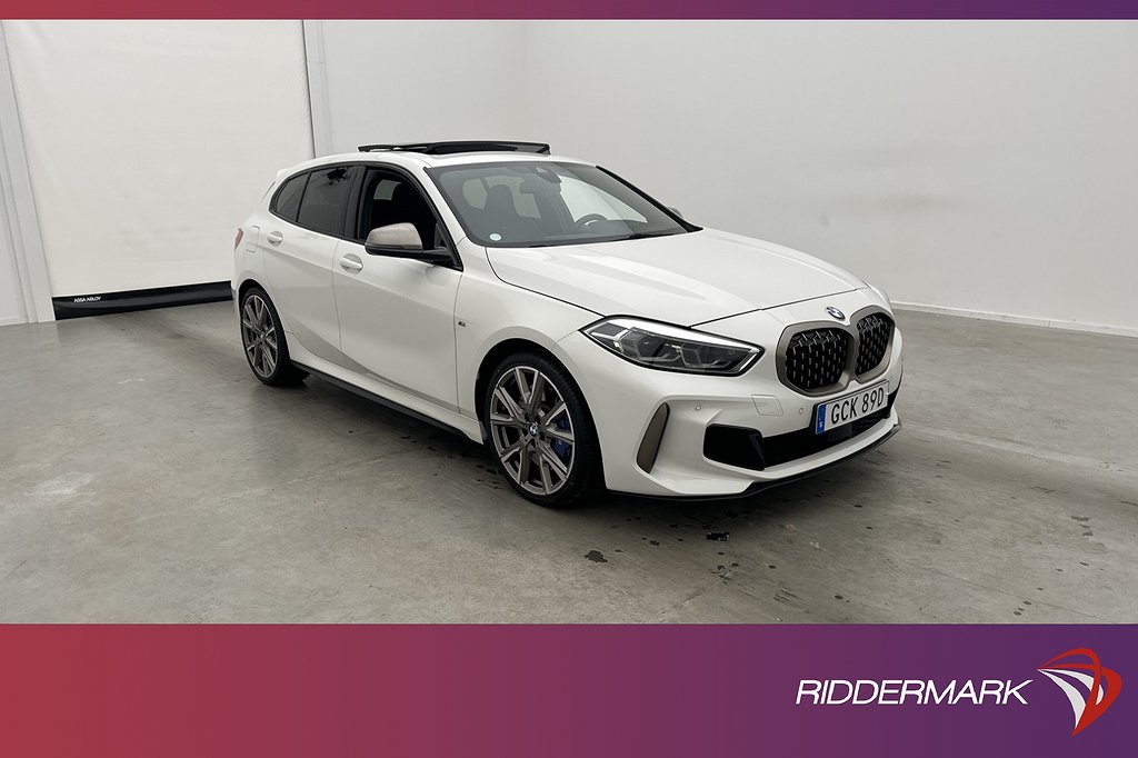 BMW M135i xDrive 306hk Innovation H/K Pano HUD Navi M-Stolar