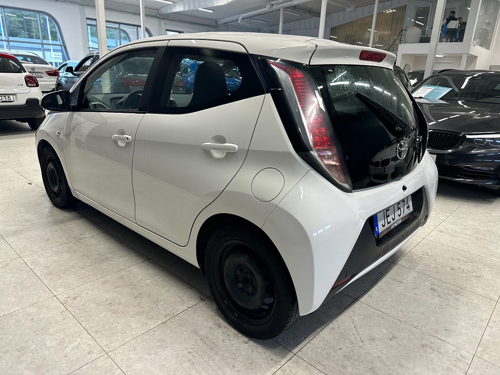 Toyota Aygo 5-dörrar 1.0 VVT-i X-PLAY Touch motor & Kupé värmare