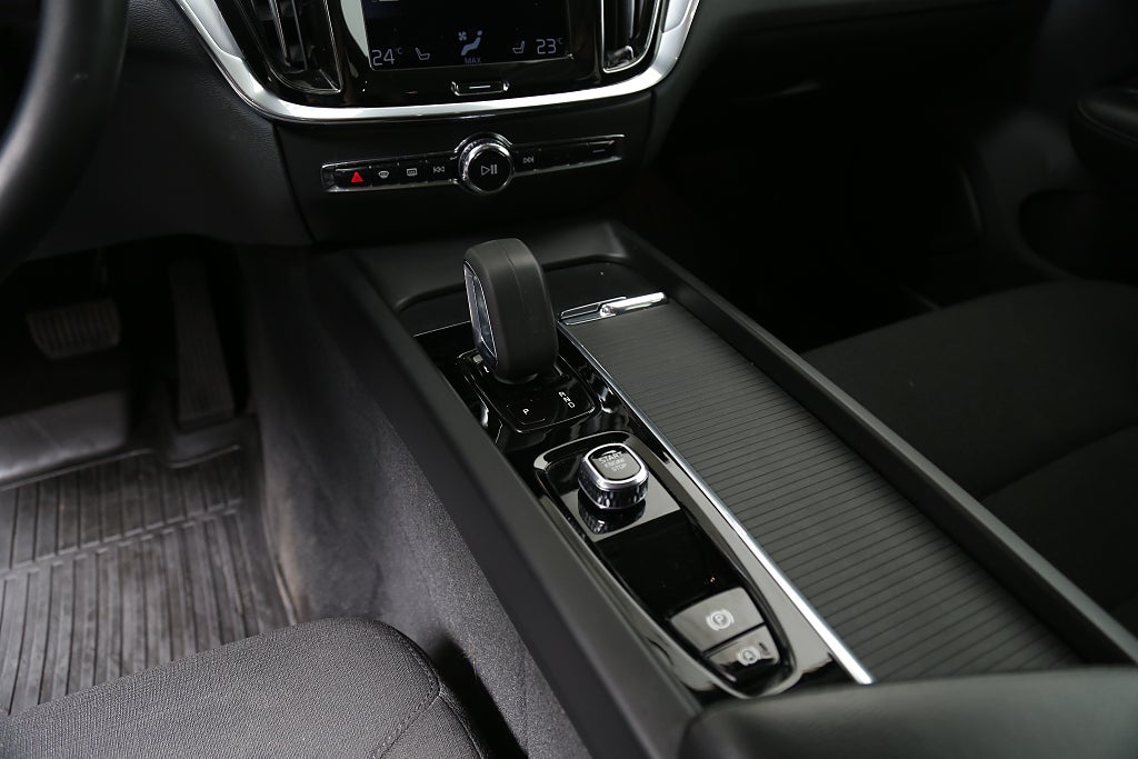 Volvo V60 B4 197hk Diesel Momentum Aut Kamera VOC Leasbar