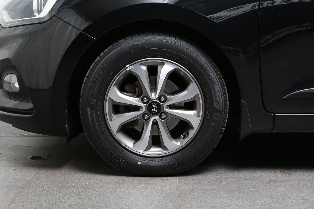 Hyundai i20 1,2 Premium CarPlay Kamera P-sensor Motorvärmare