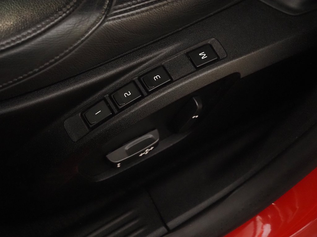 Volvo V40 D2 Summum Pano B-Kam Keyless Skinn Drag Nav D-Värm 2013