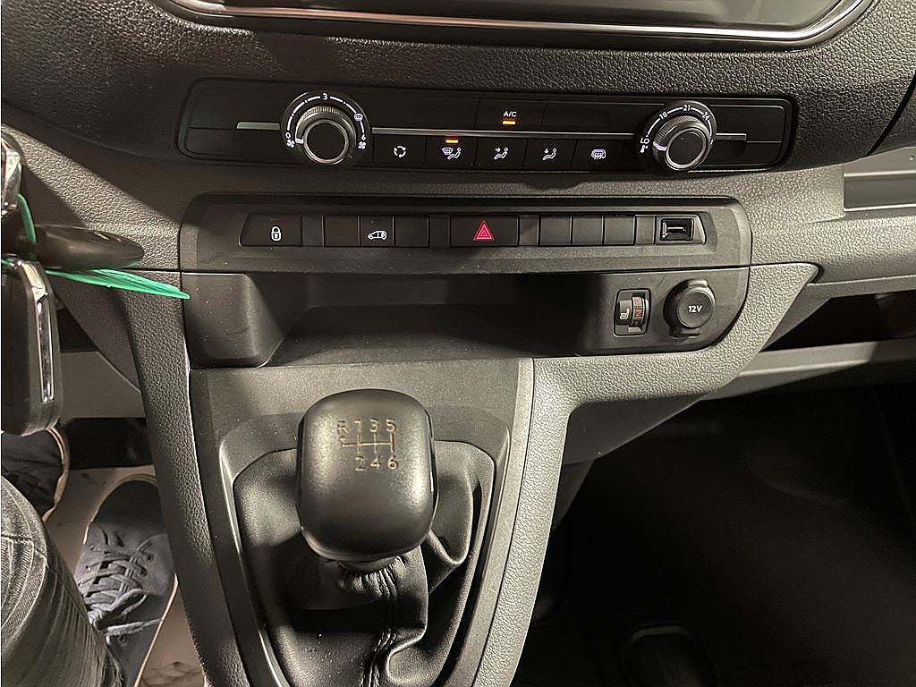 Bild på Citroën Jumpy Business 2.0 BHDi 145hk L2 - VÄRMARE