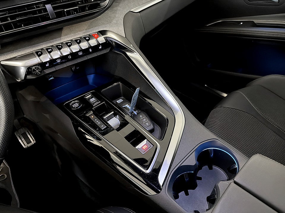Bild på Peugeot 5008 GT 1.2 PT 130hk Aut 7-SITS B-KAMERA