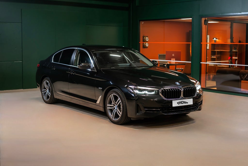 BMW 530e Sedan Steptronic LCI / Drag / Kamera / Sportstolar