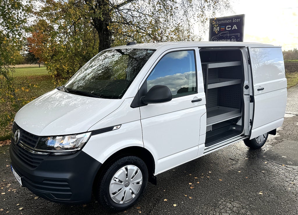 Volkswagen Transporter 110 TDI Skåp, Dubbelgolv med Inredning
