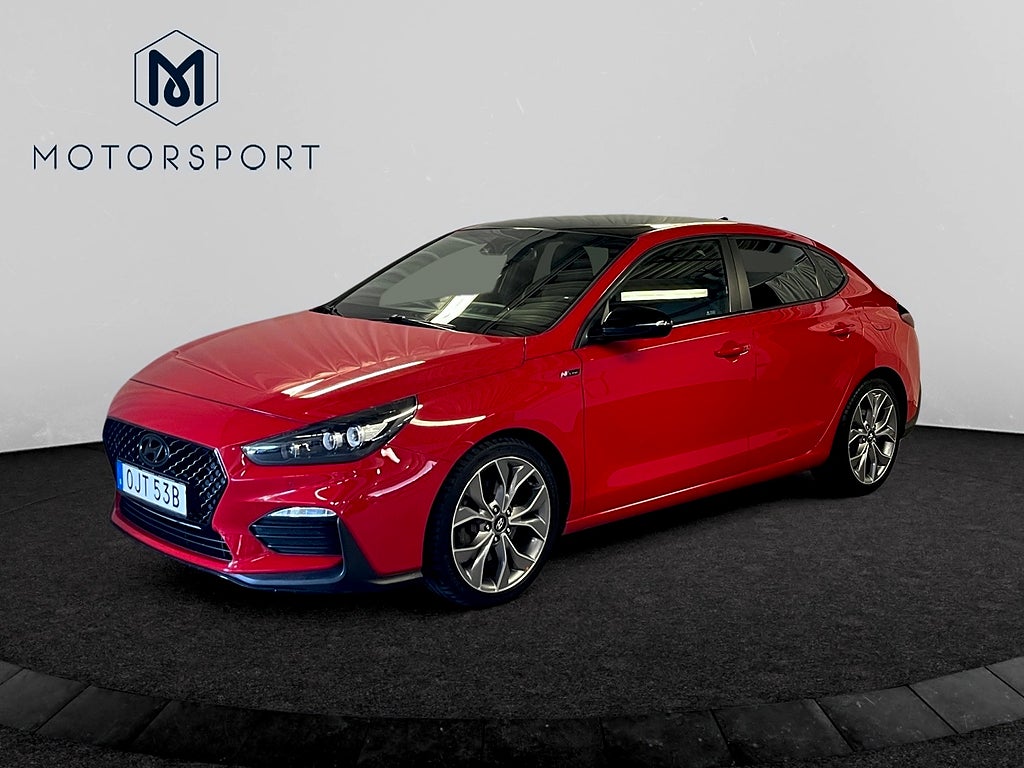 Hyundai i30 Fastback 1.4 T-GDi Aut N-Line Farthållare Rattvärme 