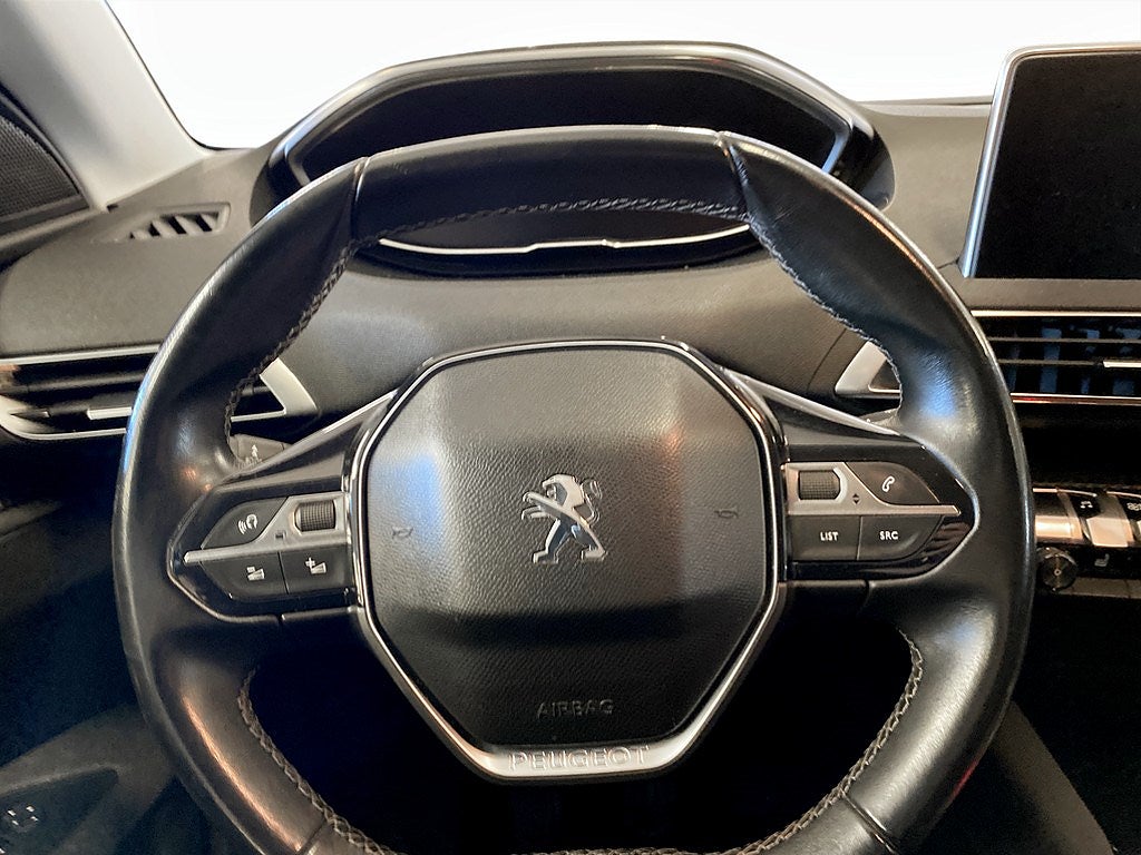 Bild på Peugeot 3008 Active 1.2 130hk - CARPLAY, P-SENSORER