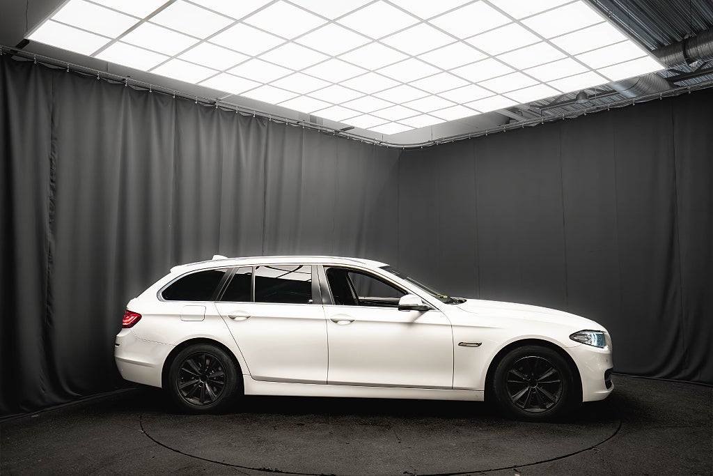BMW 520d Touring RATTVÄRME P-SENSORER 190hk