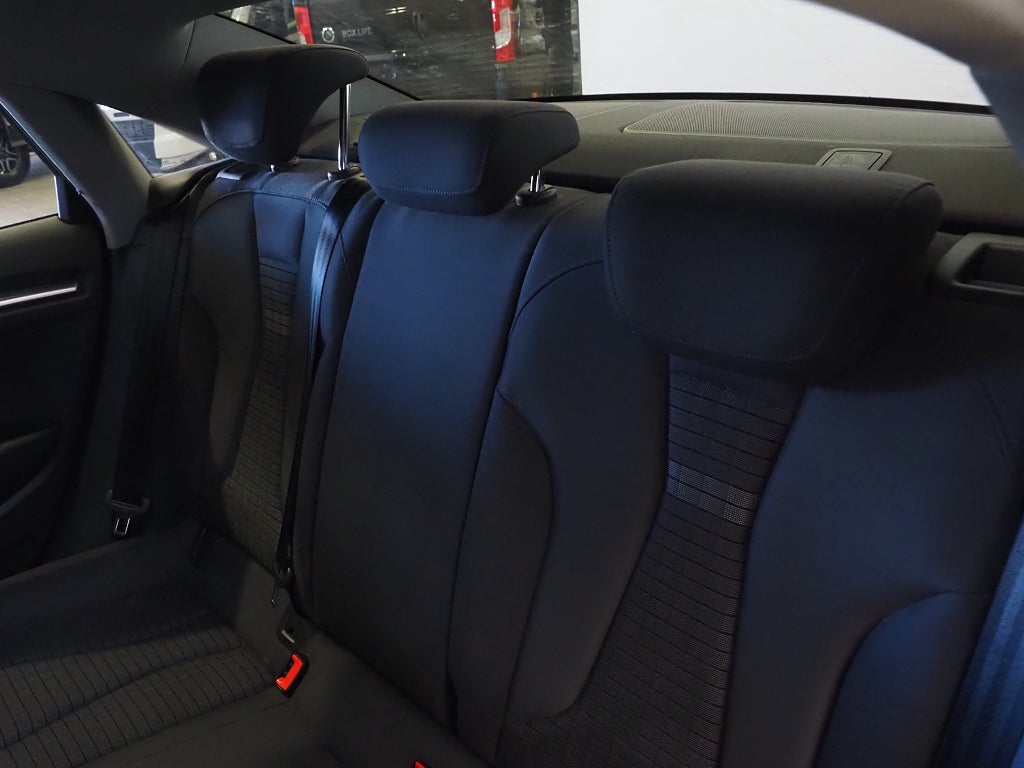 Audi A3 Sedan 1.0 TFSI Comfort Motorvärmare Optikpaket PDC 2017