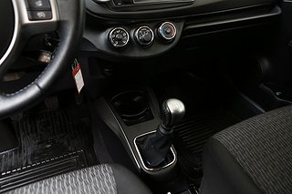 Halvkombi Toyota Yaris 10 av 19