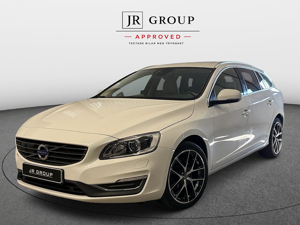 Volvo V60 D3 150HK Aut Summum 18tum/Keyless/Läder/Drag/Värmare