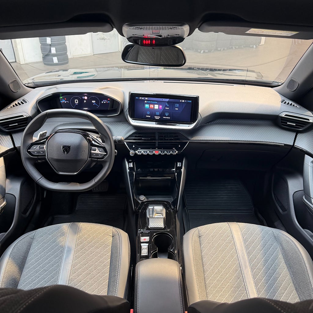 Peugeot 2008 1.2 PureTech 130 EAT Allure Winter Pack Carplay Kamera