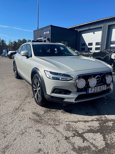 Volvo V90 Cross Country B4 AWD Geartronic Momentum Euro 6