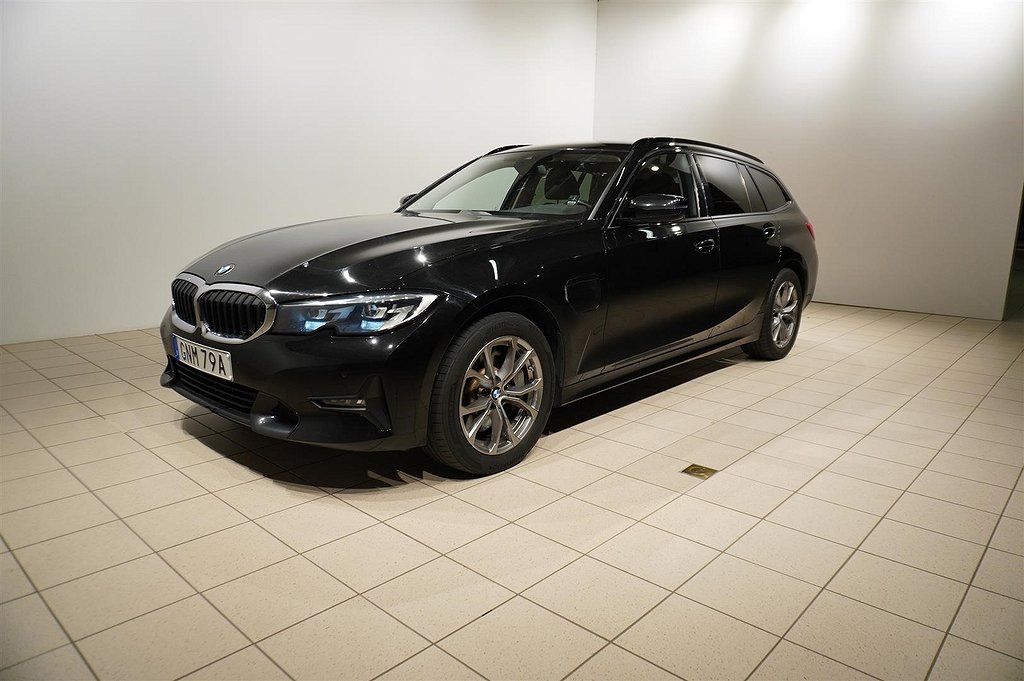 BMW 330e xDrive Touring Model Sport Navi PDC LED Tonad