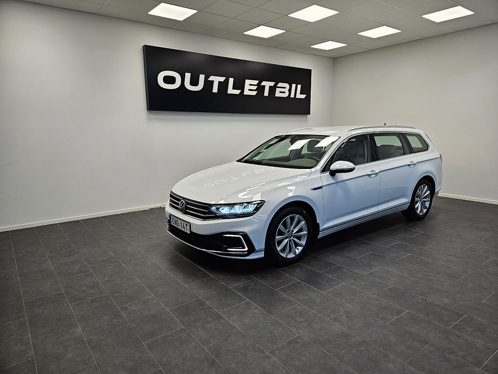 Volkswagen Passat Sportscombi GTE PHEV 1.4 TSI 218hk Navi Backkamera Drag