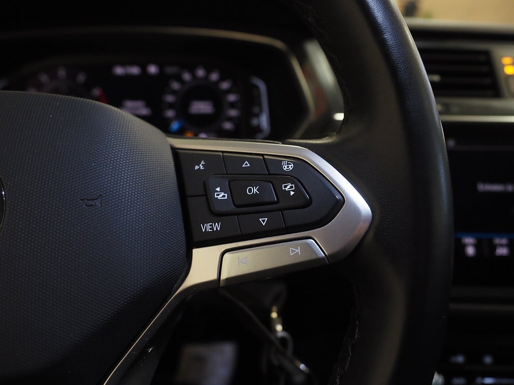 Volkswagen Tiguan Allspace TSI 190hk 4M 7-sitsIDrag|Värmare| 2023