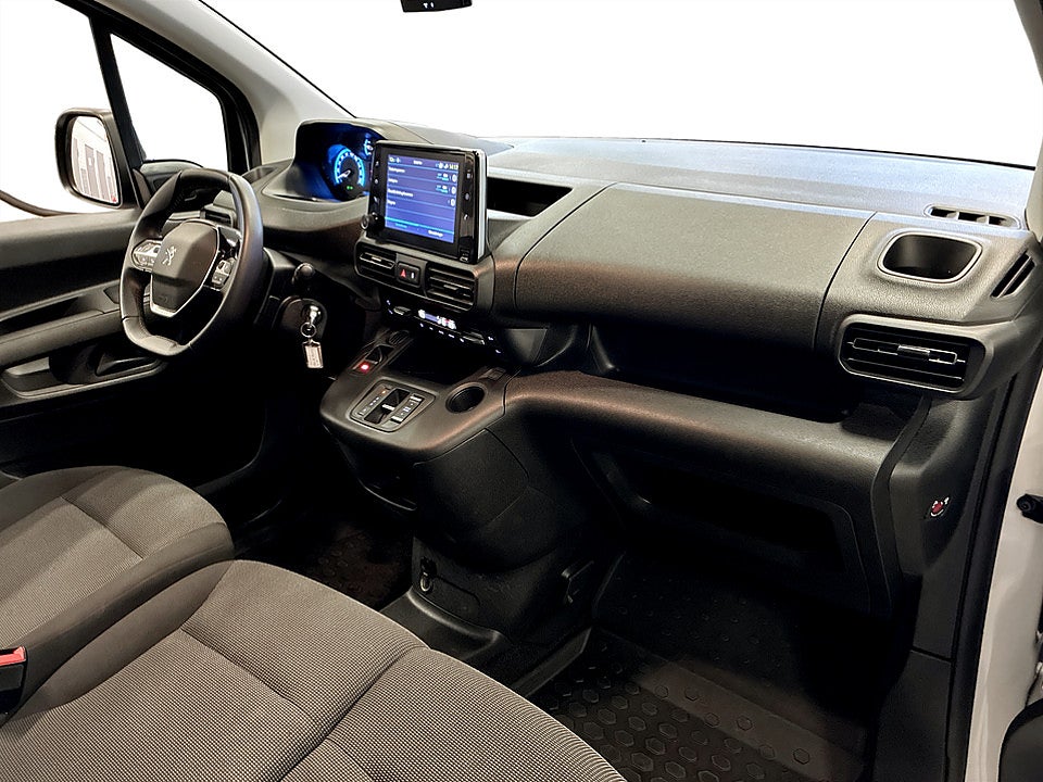 Bild på Peugeot e-Partner PRO+ Electric 136hk L2 - DEMO