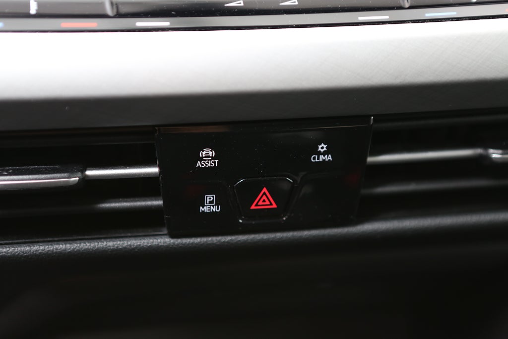 Volkswagen Golf 1,0 TSI 110HK P-Värmare Dragkrok Kamera 2022