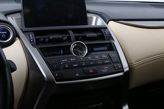 SUV Lexus NX 20 av 24