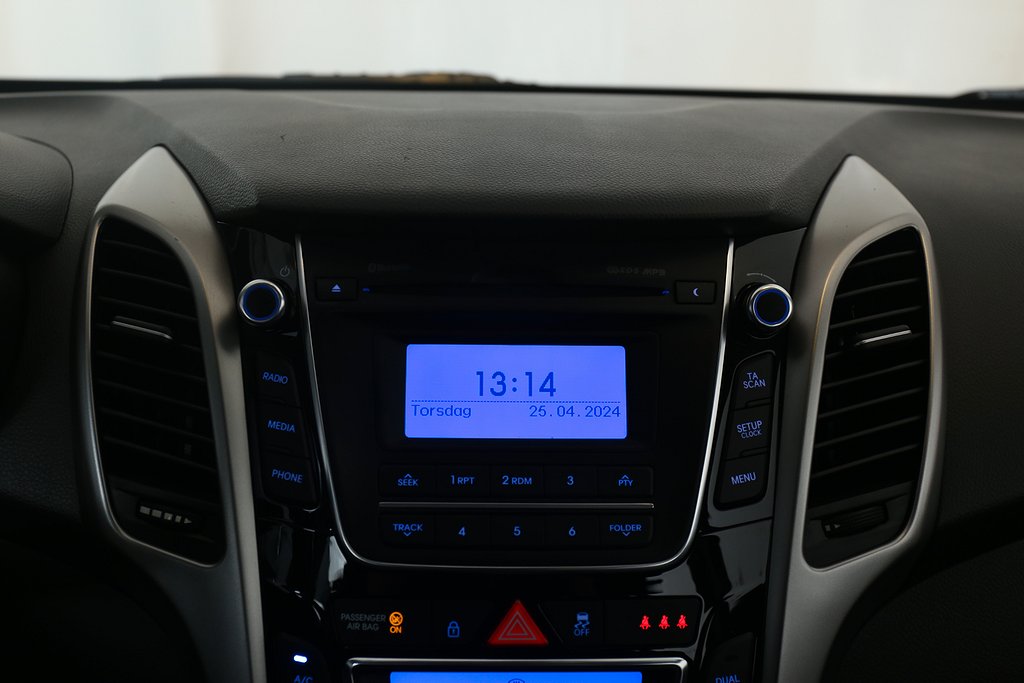 Hyundai i30 1,6 CRDi 110hk Comfort Kombi Drag facelift 2015
