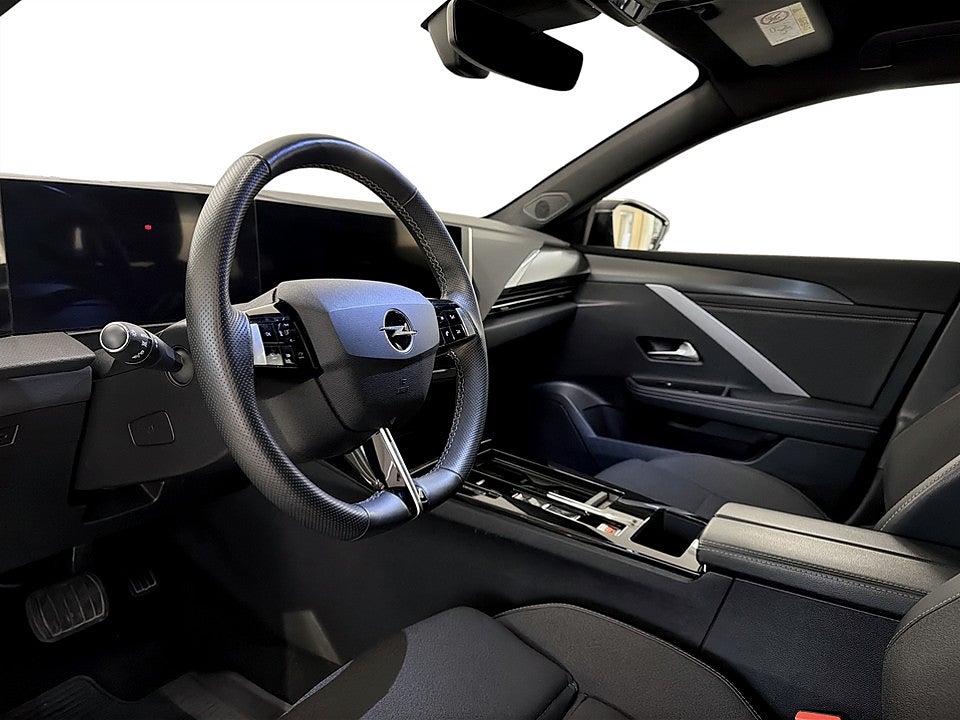 Bild på Opel Astra 5D GS 1.2 PT 130hk Aut B-KAMERA CARPLAY