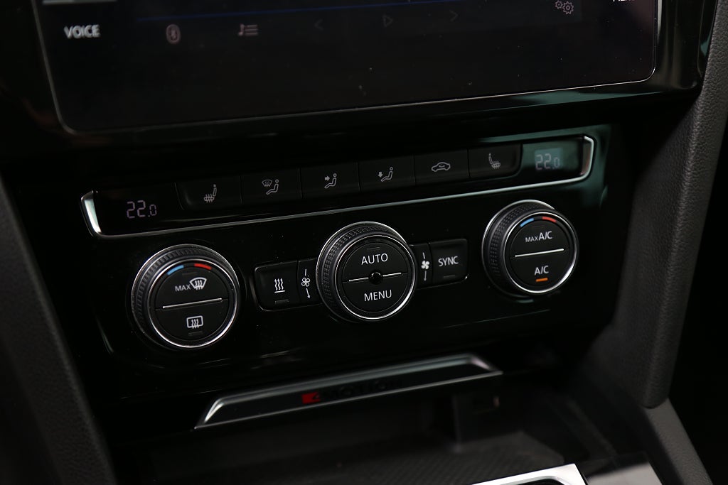 Volkswagen Passat TDI 190hk 4M Executive R-Line Drag Värmare 2018