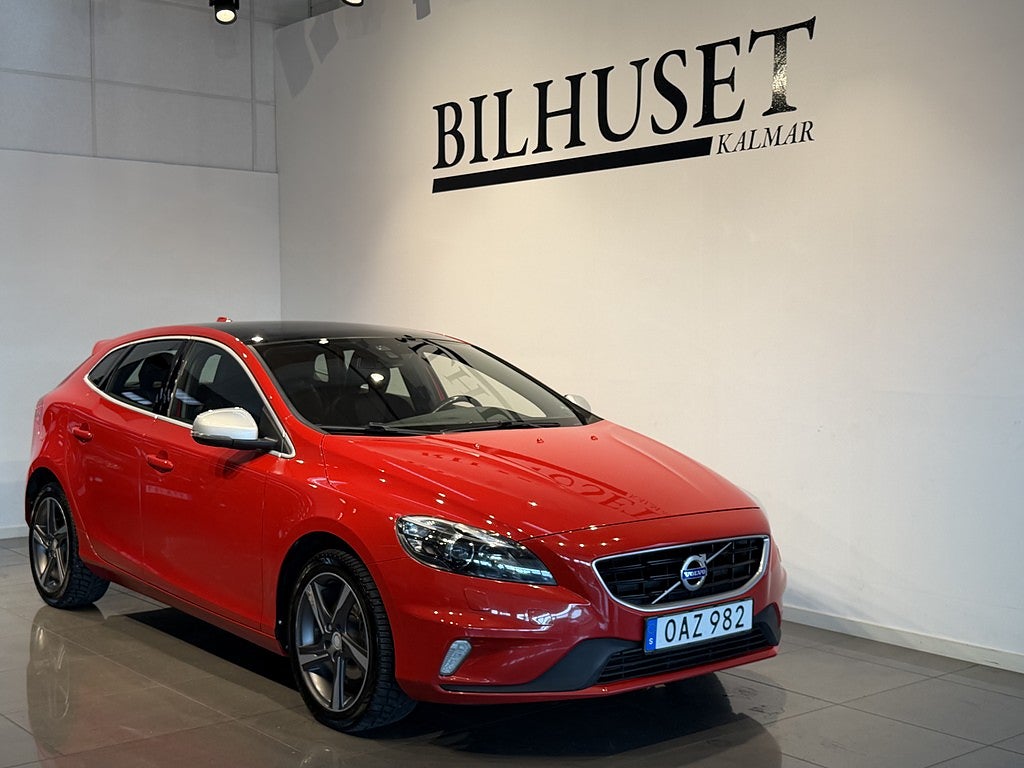 Volvo V40 T3 R-Design 152hk *Panorama *Backkamera 