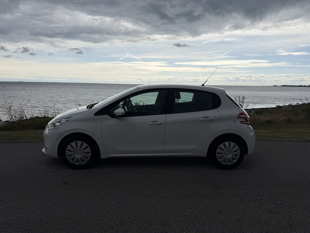 Peugeot 208 5-dörrar 1.2 2015, bild 2/43