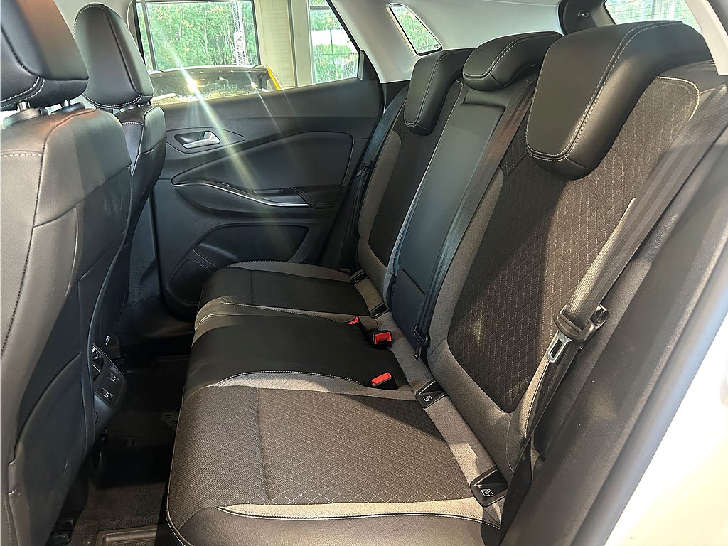 Bild på Opel Grandland X Design Line 1.2 Turbo 130hk Aut - DRAG, B-KAMERA