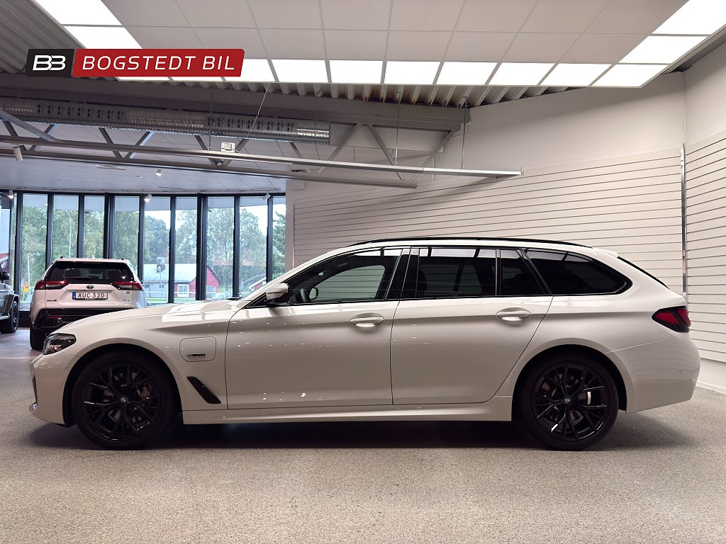 BMW 530e xDrive Touring 292hk M-Sport | Drag