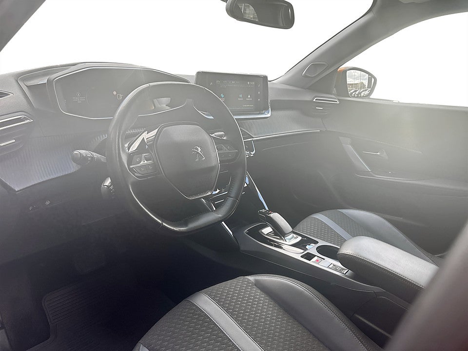 Bild på Peugeot E-2008 Allure 50kWh 136hk Aut B-KAMERA CARPLAY