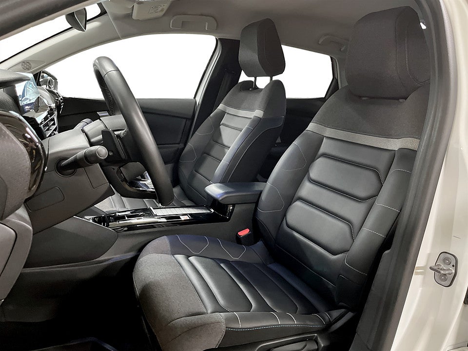 Bild på Citroën C4-X Shine 1.2 PT 130hk Aut B-KAMERA RATTVÄRME