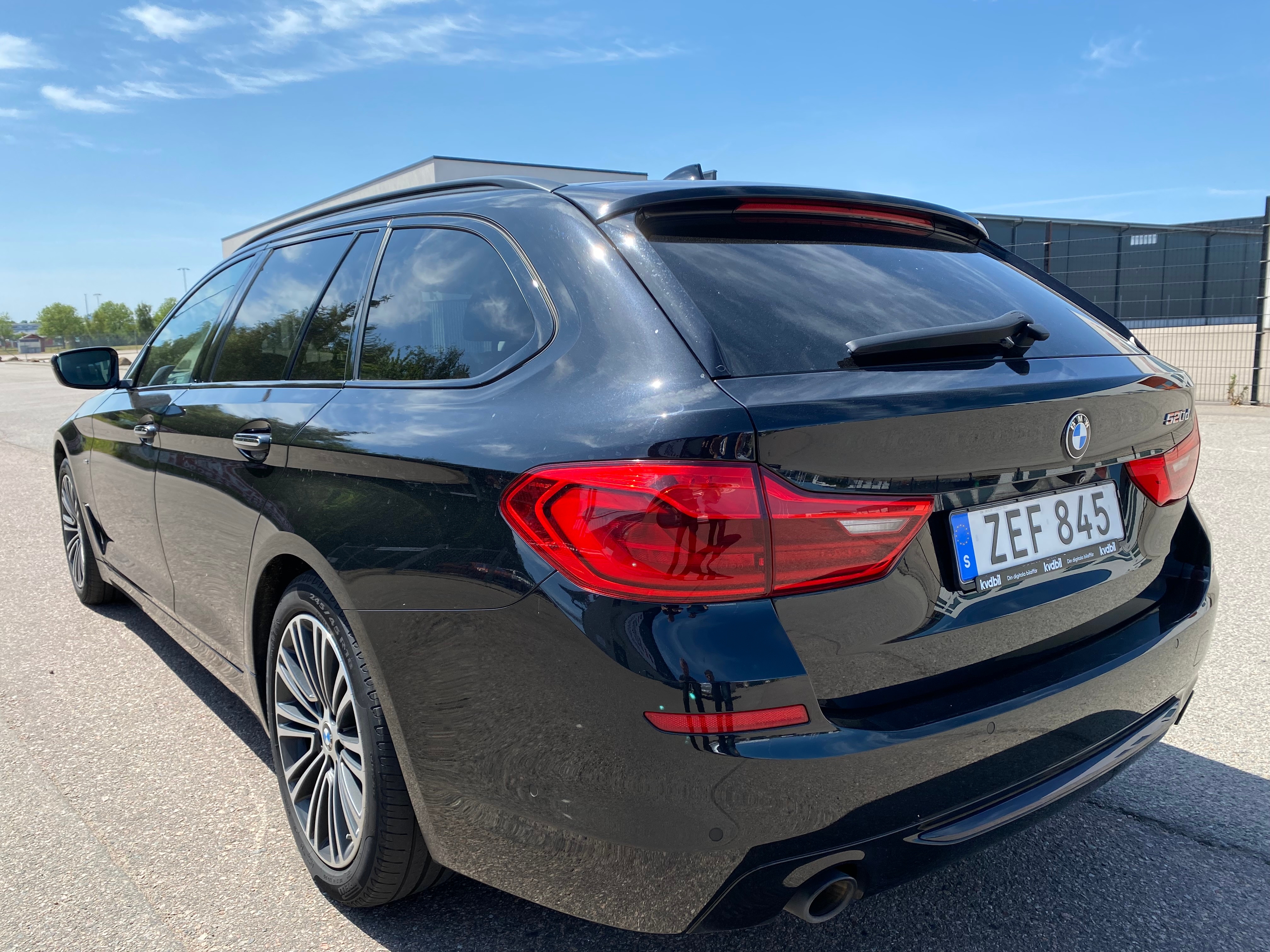 BMW 520 2018, photo 6/37