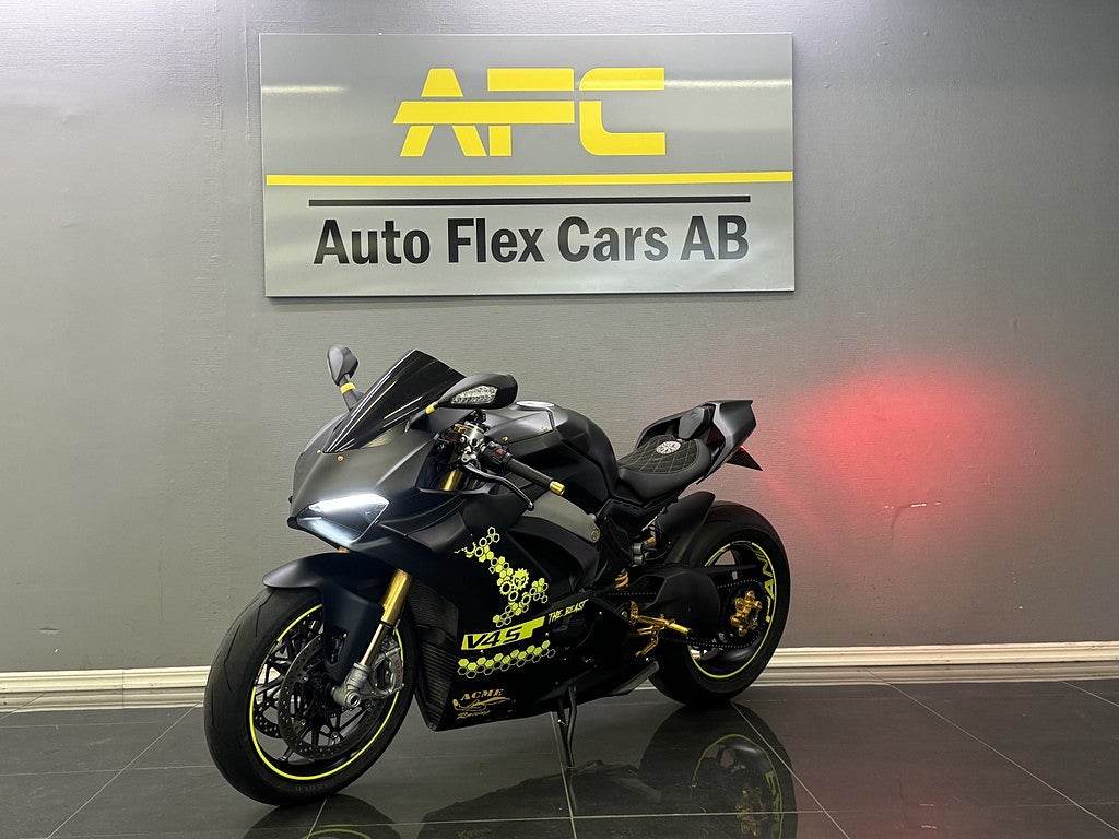 Ducati Panigale V4S DQS | Ventiljusterad | Kamera | Öhlins | Nytt däck