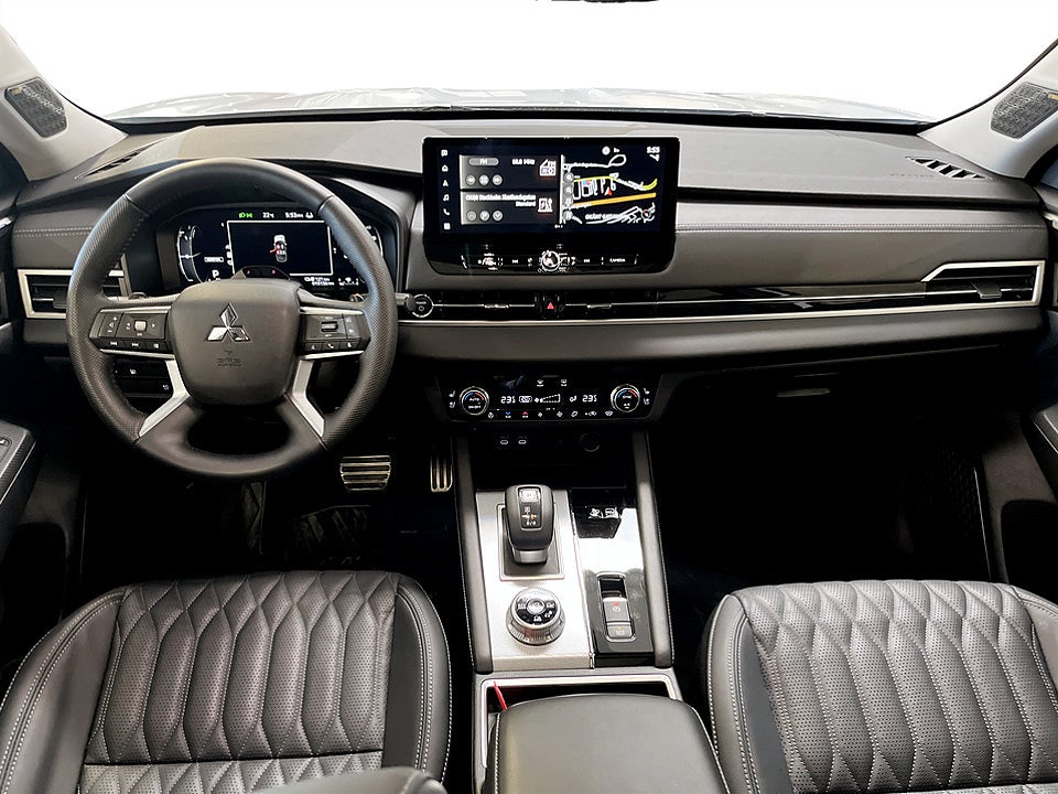 Bild på Mitsubishi Outlander Instyle PHEV 306k Aut 4WD PANO SKINNKLÄDSEL