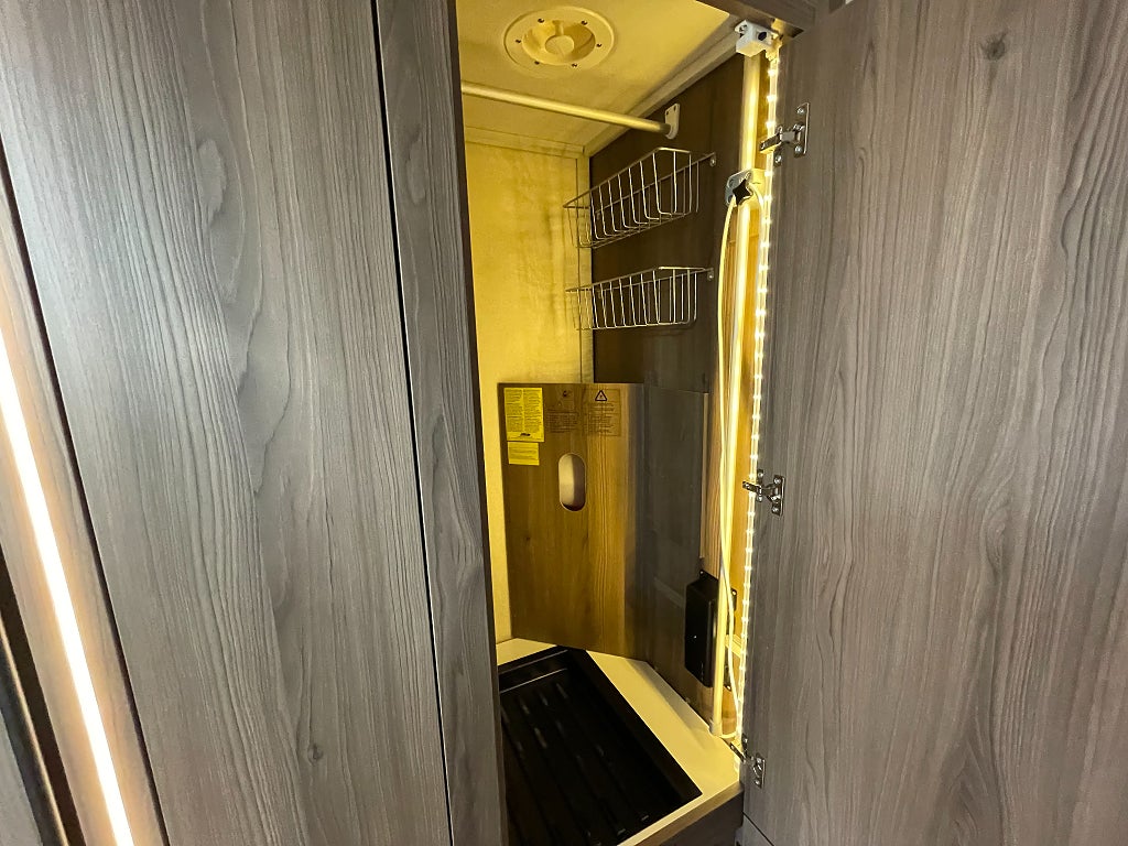 Kabe Ametist 560 XL KS /ALDE/Ugn/Micro/4 bäddar/2995kr/mån - Kabe