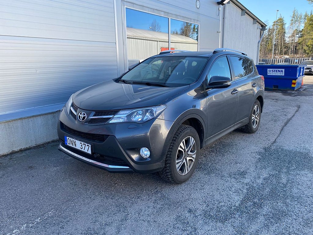 Toyota RAV4 2.0 Active Motorvärmare Dragkrok Vinterhjul