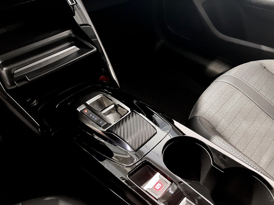 Bild på Peugeot 208 Allure Pack 1.2 PT 100hk Aut NYSERVAD