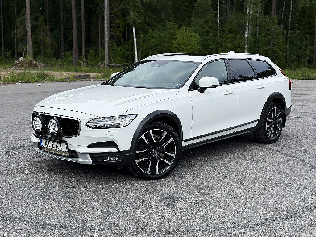 Volvo V90 Cross Country D4 Polestar AWD Inscription Pro / PANO / DRAG 