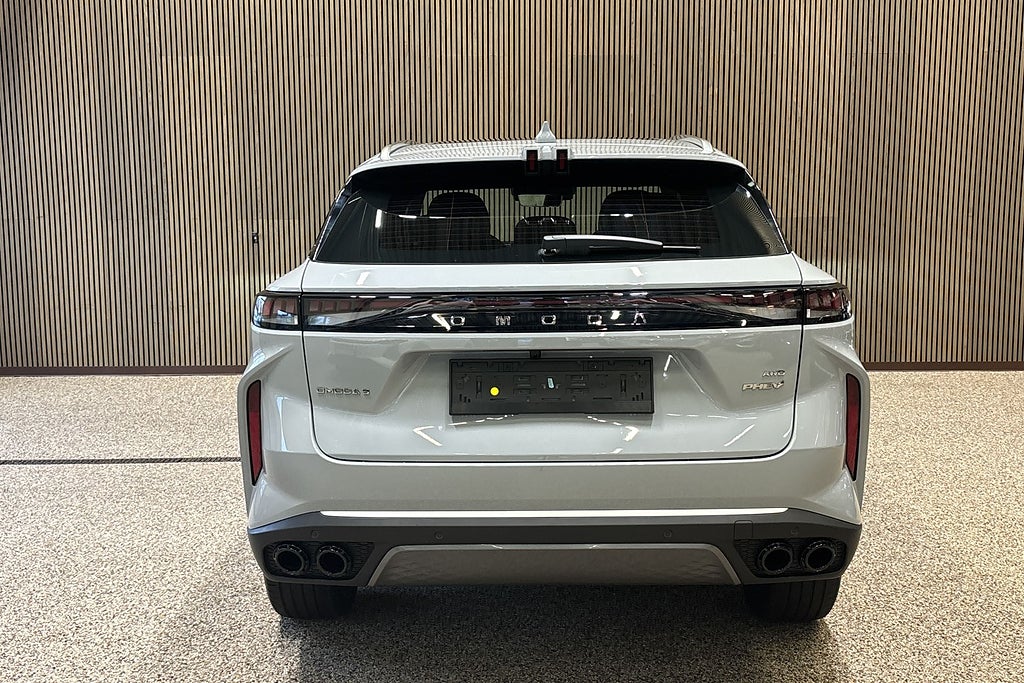 Omoda 9 1.5T + 34.46 kWh PHEV AWD Pano Elstol 360 BLIS Sony HUD