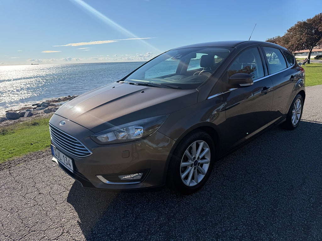 Ford Focus 1.0 Titanium B-Kamera P-Sensorer Dragkrok 