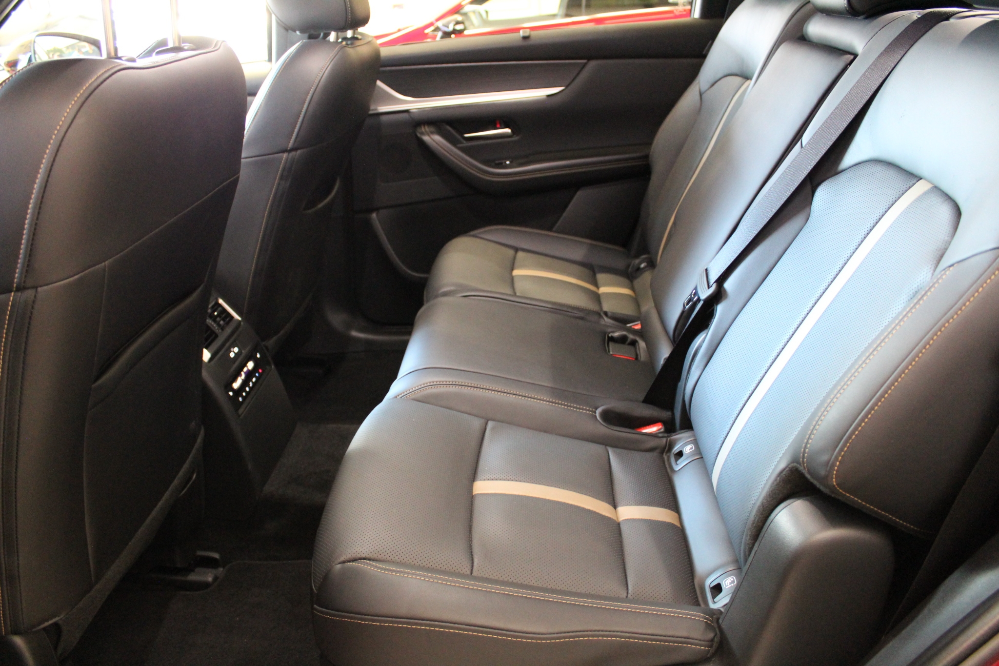 Mazda CX-80 2025, bild 4/39