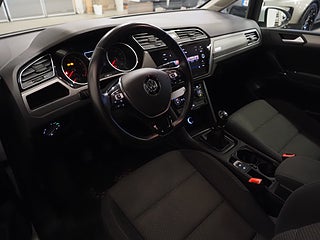 Minibuss Volkswagen Touran 8 av 20